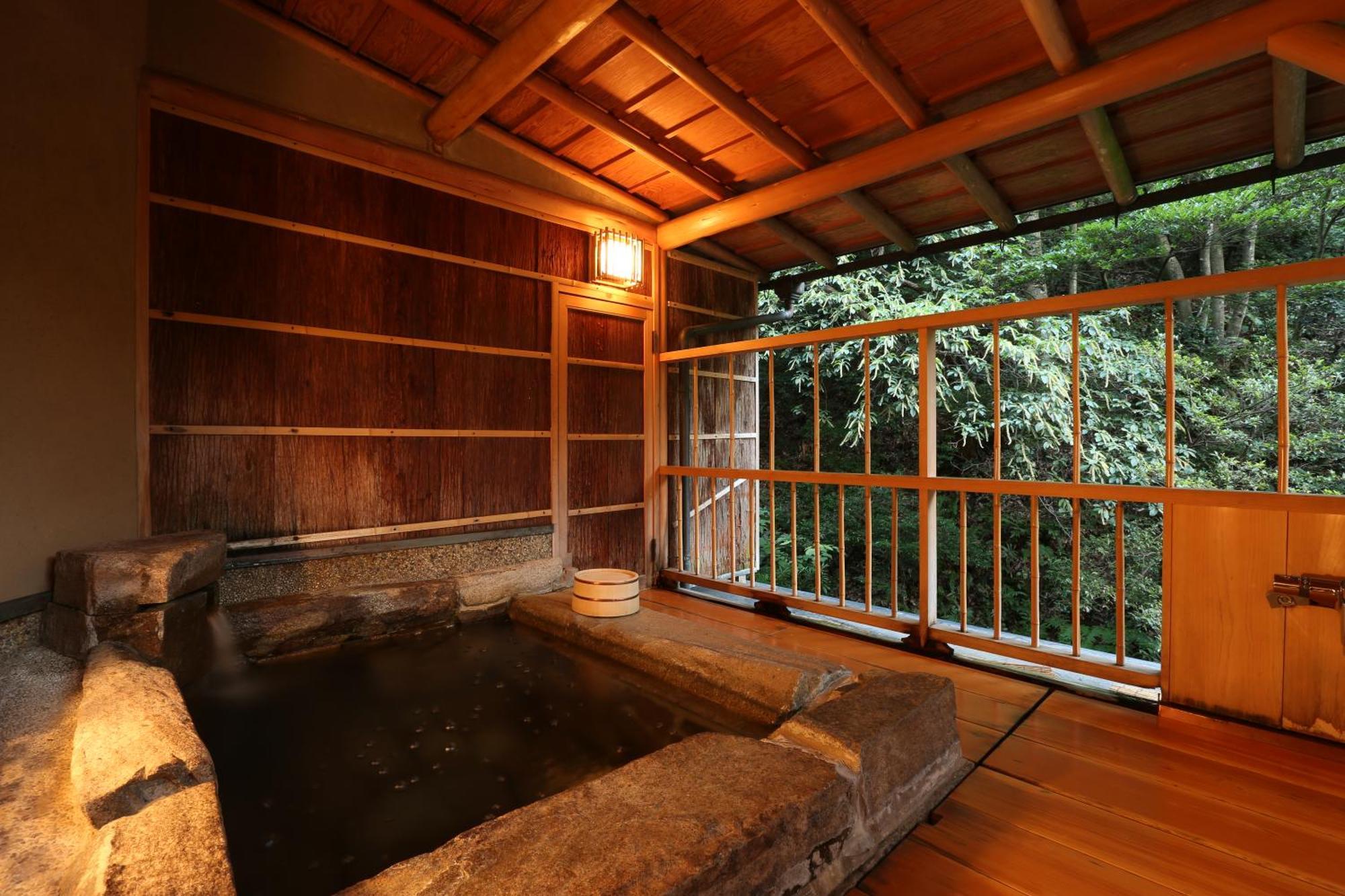 Kinosaki Onsen Nishimuraya Hotel Shogetsutei Toyooka  Buitenkant foto